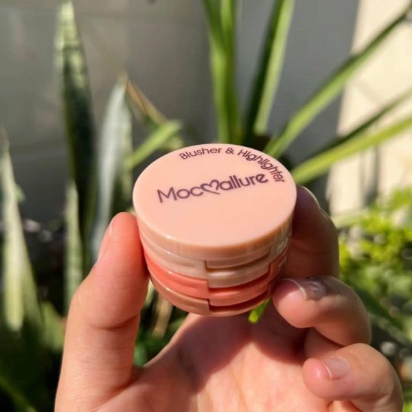 Mocallure 3 In 1 Blusher Highlighter Kit Package Includes: 1 X Blusher Highlighter Kit Product Feature: Glowy, 2 In 1 (random Color) - My Store